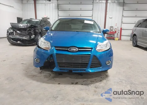2014 Ford Focus Se z USA, uszkodzony, nr VIN 1FADP3K22EL181398
